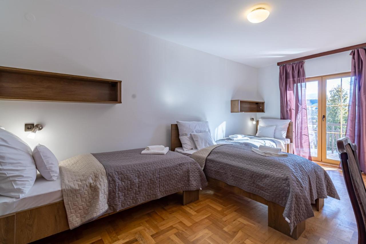 Peregrino Panzio Bed and Breakfast Budaörs Buitenkant foto