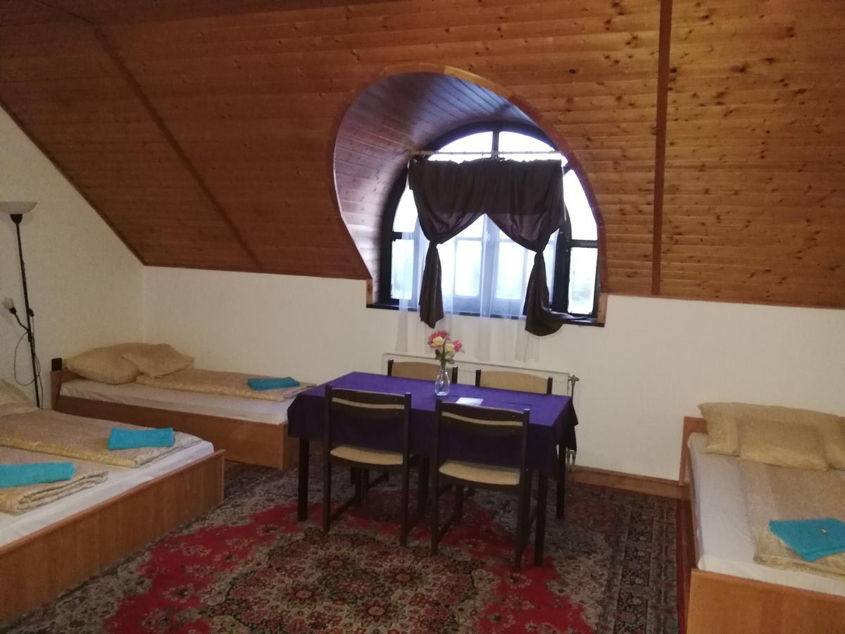 Peregrino Panzio Bed and Breakfast Budaörs Kamer foto
